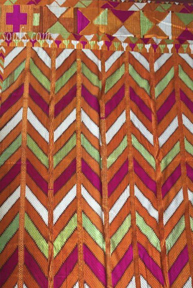 829 Lehariya Bagh Phulkari Schal mit Seidenseide-Stickerei aus Punjab-WOVENSOULS-Antike-Vintage-Textilien-Kunst-Dekor