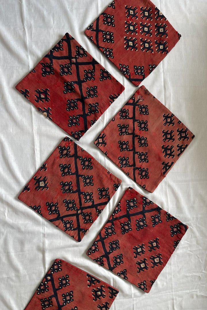 831 Ensemble de 6 coussins de fragments de Sarkoy Kilim recyclés-WOVENSOULS-Antique-Vintage-Textiles-Art-Décor