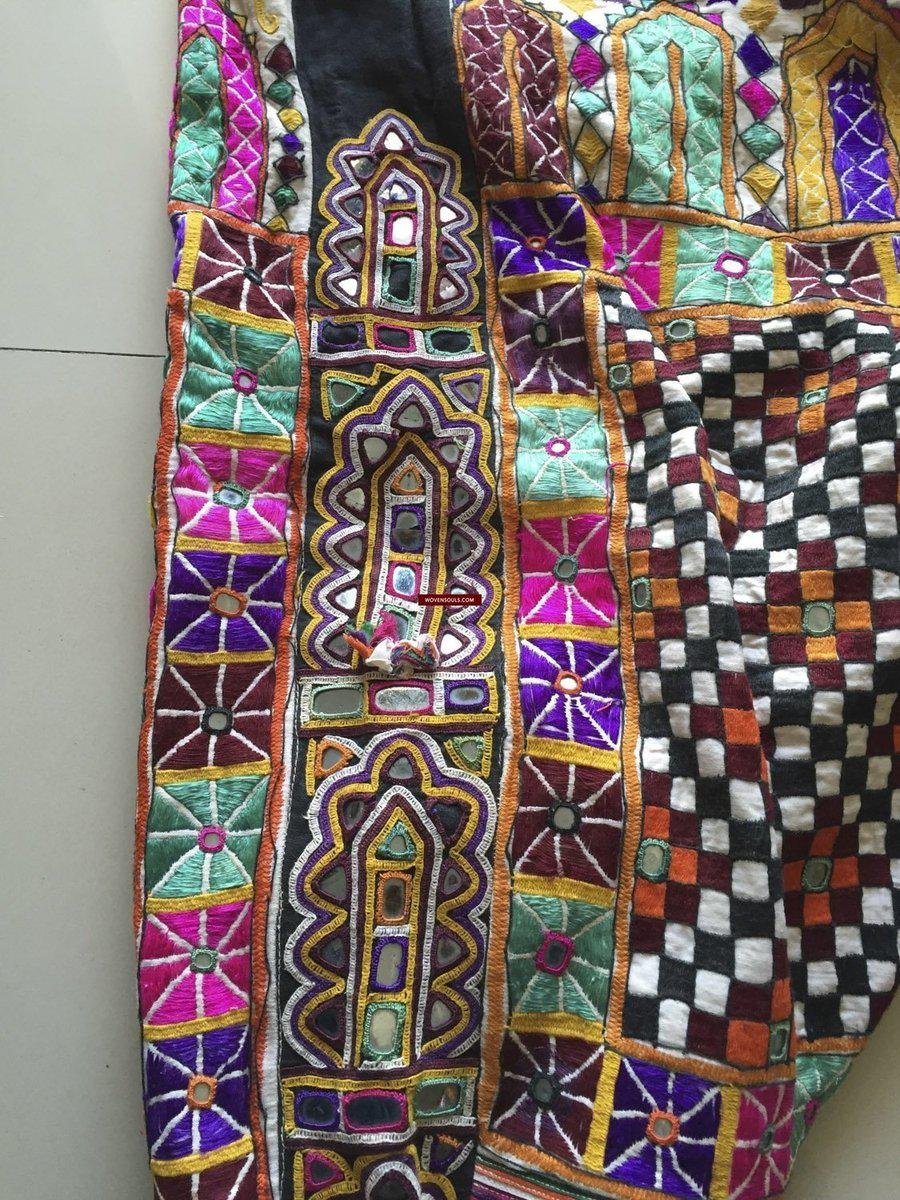 944 Vintage Dowry Bag with Embroidery from Gujarat-WOVENSOULS-Antique-Vintage-Textiles-Art-Decor