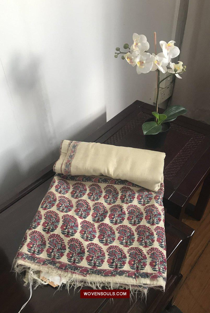 Decorating Idea-WOVENSOULS-Antique-Vintage-Textiles-Art-Decor