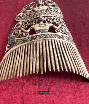 1806 Large Antique Indonesian Comb