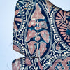 1966 Fragment de Toraja Textile du commerce indien antique - Fleurs indigo