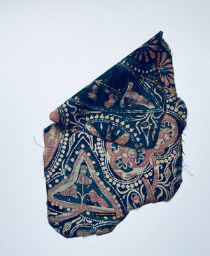 1966 Fragment de Toraja Textile du commerce indien antique - Fleurs indigo