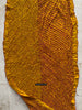 2092 Exquisiter gelber Bandhani-Batikschal aus Gaji-Seide