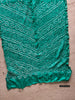 2130 Seegrüner Bandhani-Batikschal aus Seide