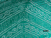 2130 Seegrüner Bandhani-Batikschal aus Seide