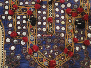 412 Old Sindh Tunic with Embroidery-WOVENSOULS-Antique-Vintage-Textiles-Art-Decor