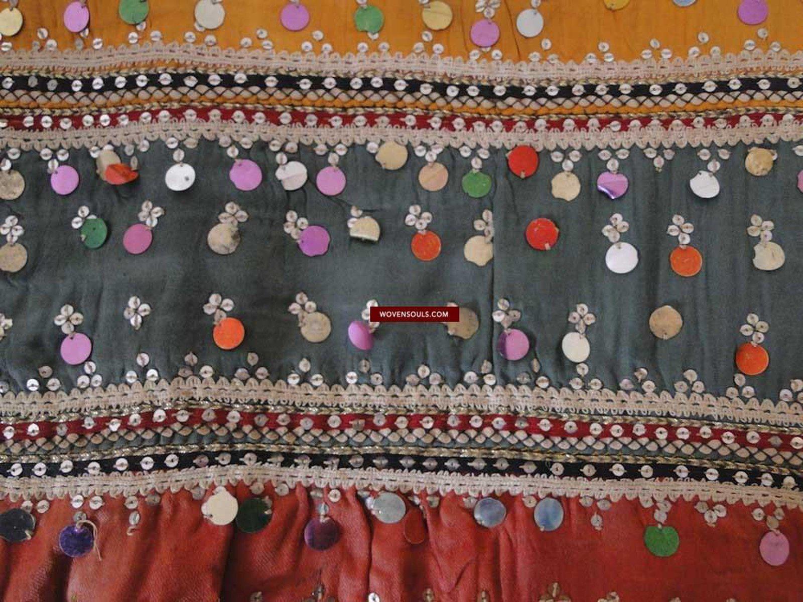 412 Old Sindh Tunic with Embroidery-WOVENSOULS-Antique-Vintage-Textiles-Art-Decor