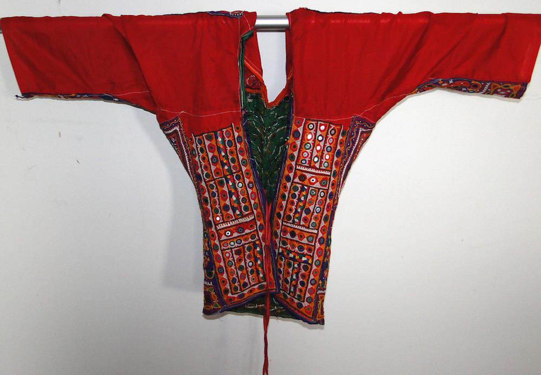 438 Old Kutch Choli Blouse with heavy Embroidery-WOVENSOULS-Antique-Vintage-Textiles-Art-Decor