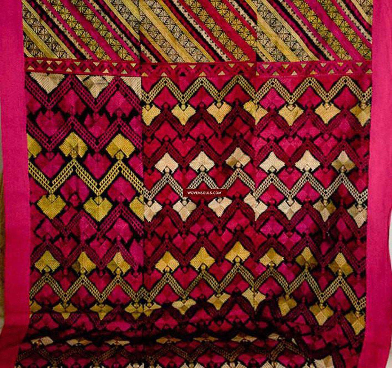 583 Antique Striking Swat Valley Shawl Textile Embroidery - Antique Decor Ethnic Art 