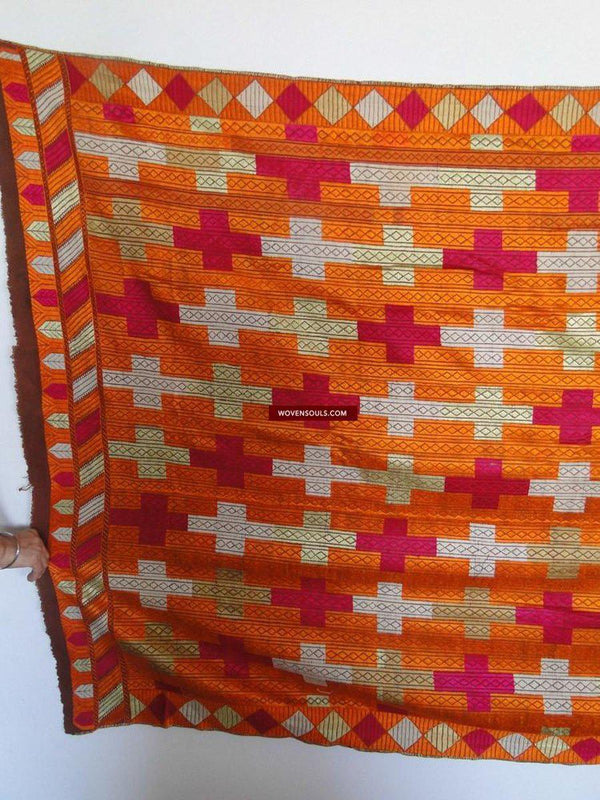 610 SOLD Old Phulkari Bagh Textile with Belan Motif - WOVENSOULS ...