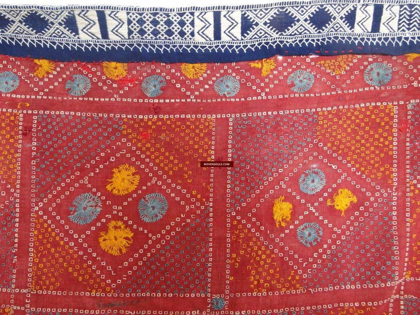 619 Old Cotton Bishnoi Wedding Shawl with Tie-Dye-effect Embroidery-WOVENSOULS-Antique-Vintage-Textiles-Art-Decor