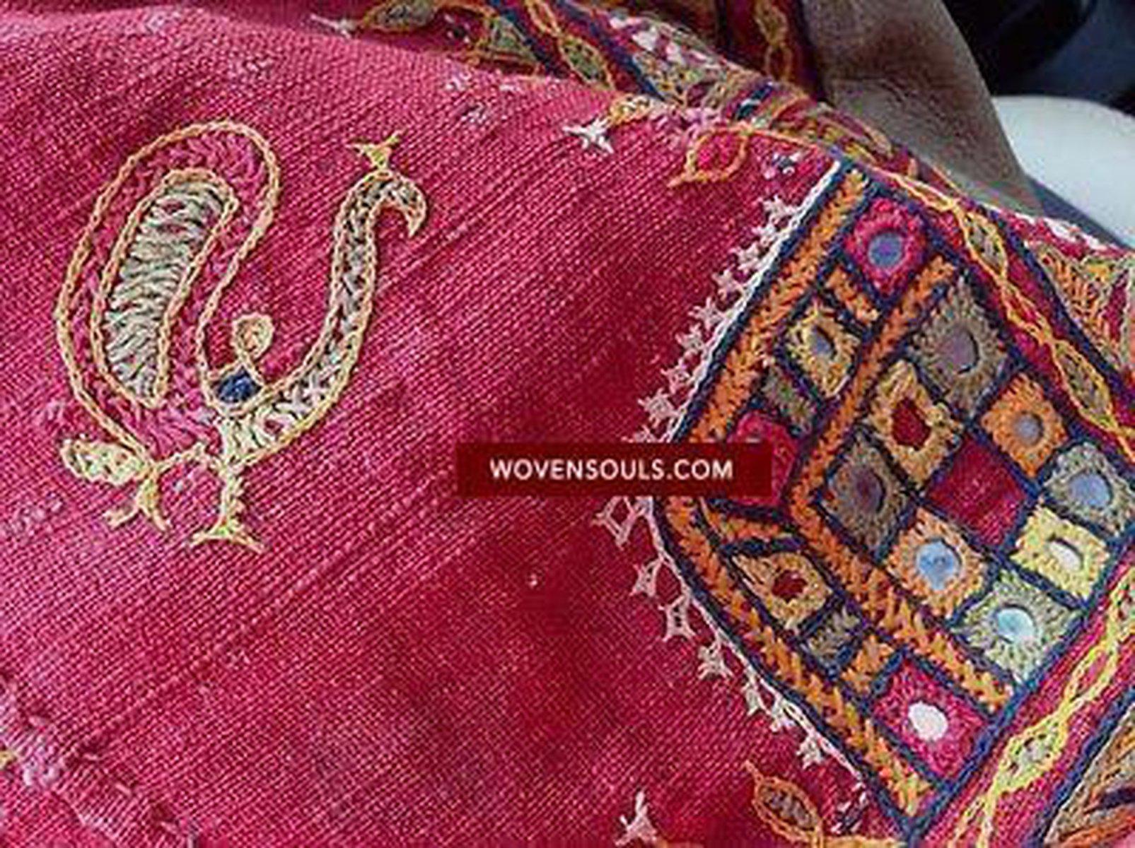 689 Large Sling Bag made of Antique Indian Textile-WOVENSOULS-Antique-Vintage-Textiles-Art-Decor