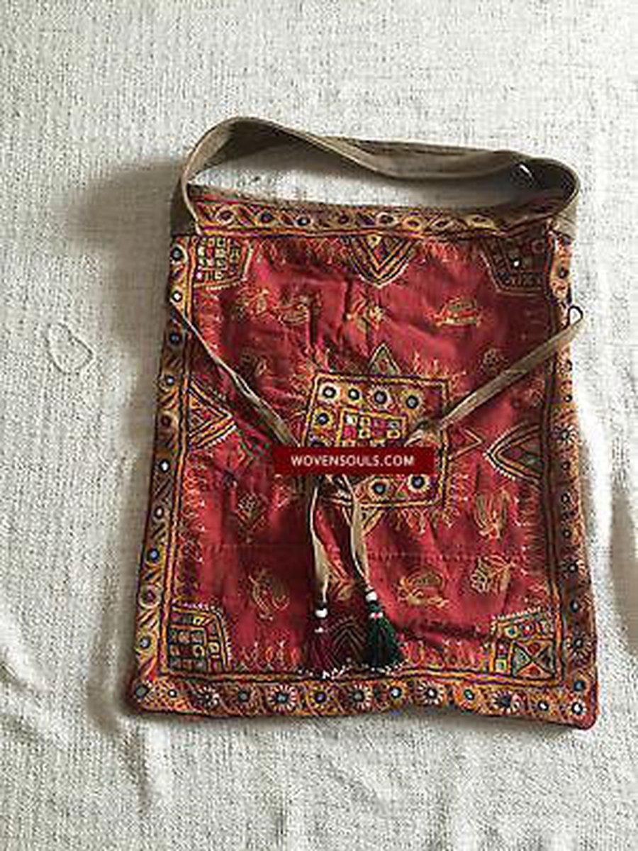 689 Large Sling Bag made of Antique Indian Textile-WOVENSOULS-Antique-Vintage-Textiles-Art-Decor