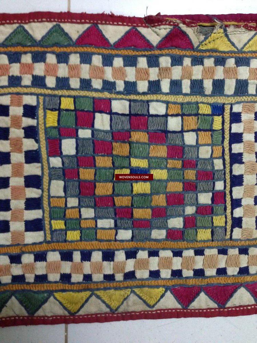 695 Vintage Gujarat Stickerei - Indische Textilkunst für Wanddekoration-WOVENSOULS-Antike-Vintage-Textilien-Kunst-Dekor