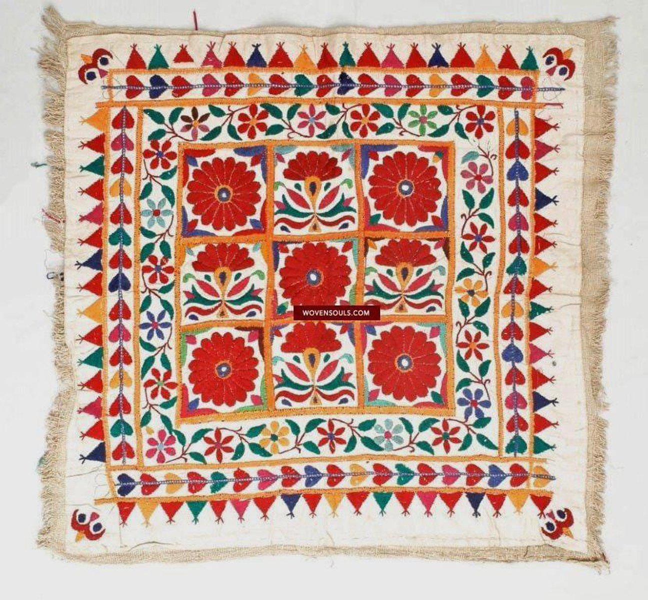 723 VERKAUFT – Vintage Rabari Chakda Chaakla Textilkunst für Wanddekoration-WOVENSOULS-Antike-Vintage-Textilien-Kunst-Dekor