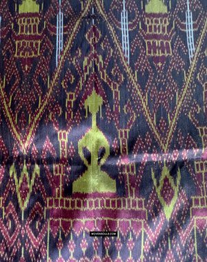 841 B - Fine Pedan Pidan Tie Dye Silk Ikat Temple Banner Arte de pared de Camboya