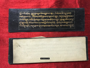 9020 Antikes tibetisches Manuskript - Schwarzes Papier goldener Text
