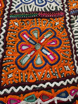 941ヴィンテージ Rabari Kutch Gujaratの刺繍Chaaklaパネル