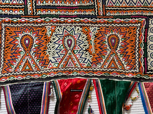 964ペアのヴィンテージデバリヤ Rabari トーラン刺繍壁の装飾