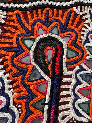 980ロングヴィンテージ Rabari グジャラートの刺繍壁の装飾テキスタイル