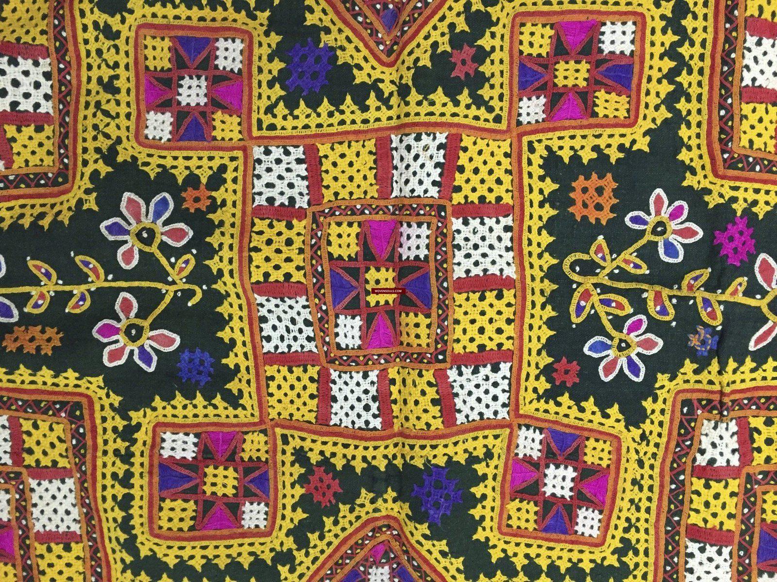 1019 Vintage Textilwiegentuch - Meisterwerk Stickerei Textilkunst aus Gujarat-WOVENSOULS-Antike-Vintage-Textilien-Kunst-Dekor