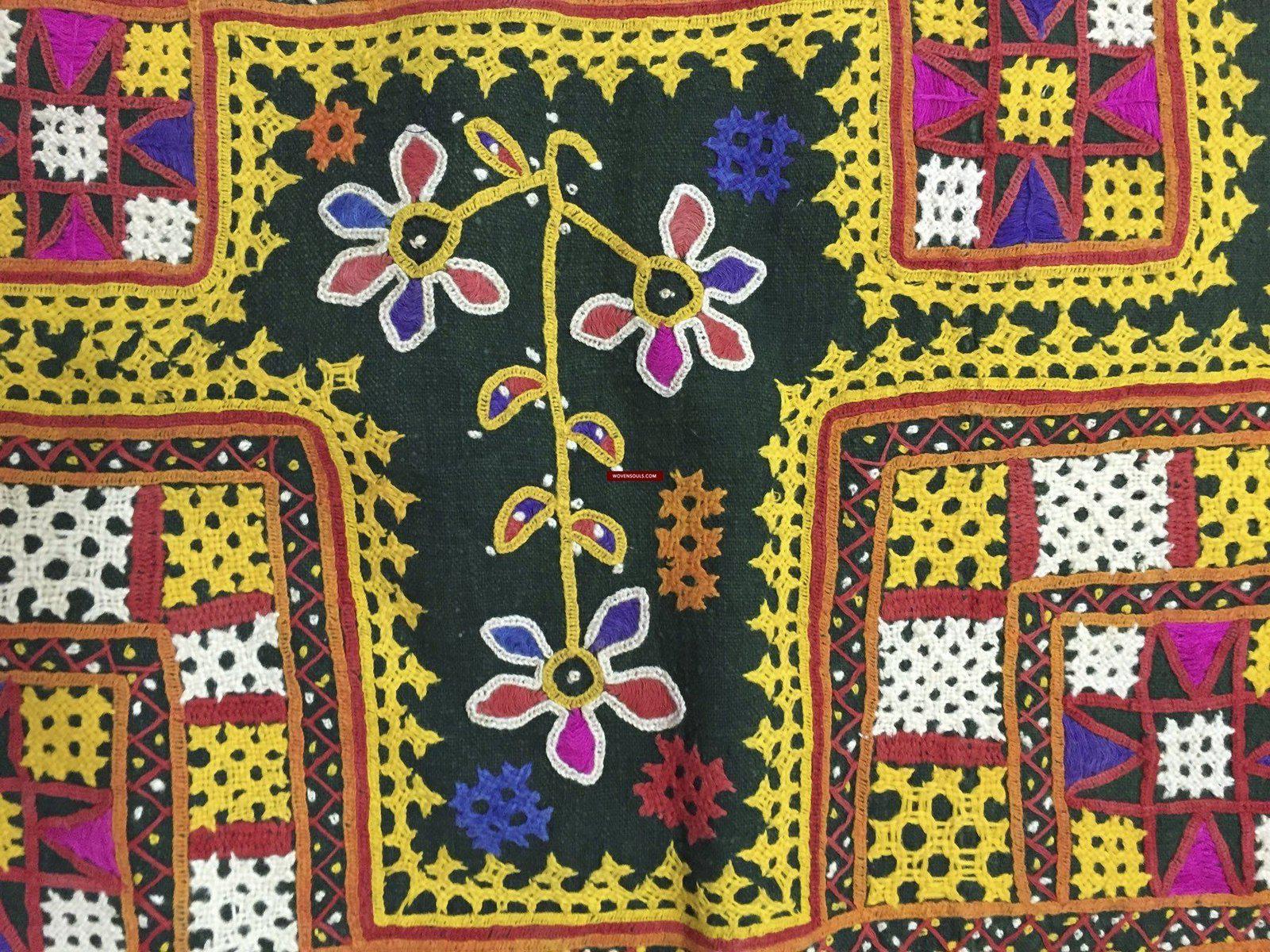 1019 Vintage Textilwiegentuch - Meisterwerk Stickerei Textilkunst aus Gujarat-WOVENSOULS-Antike-Vintage-Textilien-Kunst-Dekor