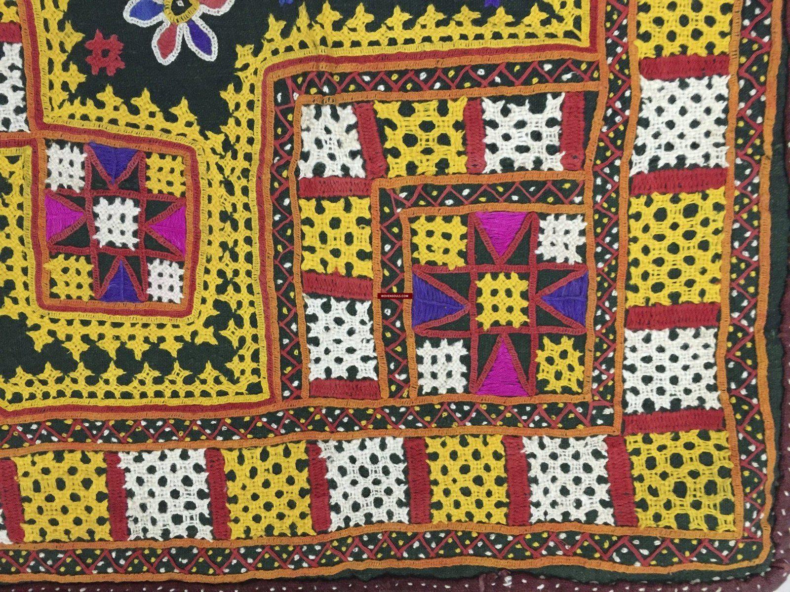 1019 Vintage Textilwiegentuch - Meisterwerk Stickerei Textilkunst aus Gujarat-WOVENSOULS-Antike-Vintage-Textilien-Kunst-Dekor