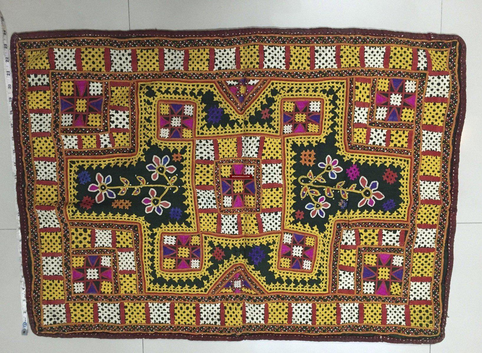 1019 Vintage Textilwiegentuch - Meisterwerk Stickerei Textilkunst aus Gujarat-WOVENSOULS-Antike-Vintage-Textilien-Kunst-Dekor