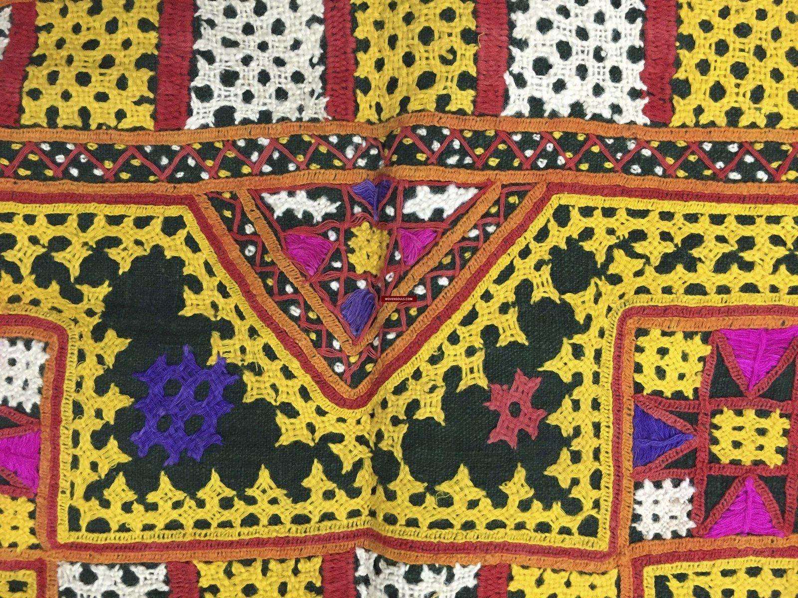 1019 Vintage Textilwiegentuch - Meisterwerk Stickerei Textilkunst aus Gujarat-WOVENSOULS-Antike-Vintage-Textilien-Kunst-Dekor