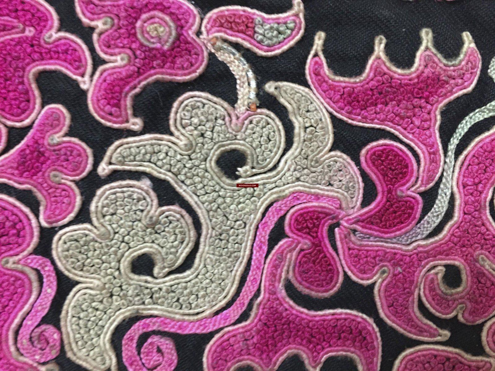 1026 Old Chinese Ethnic Minority Embroidery Belt-WOVENSOULS-Antique-Vintage-Textiles-Art-Decor