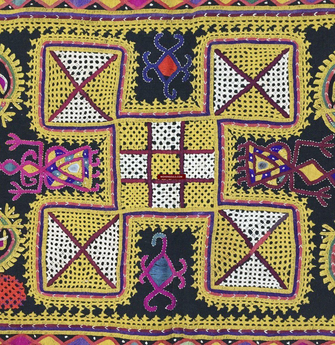1030 Vintage Ghodiyu Wiege Tuch Stickerei Meisterwerk-WOVENSOULS-Antike-Vintage-Textilien-Kunst-Dekor