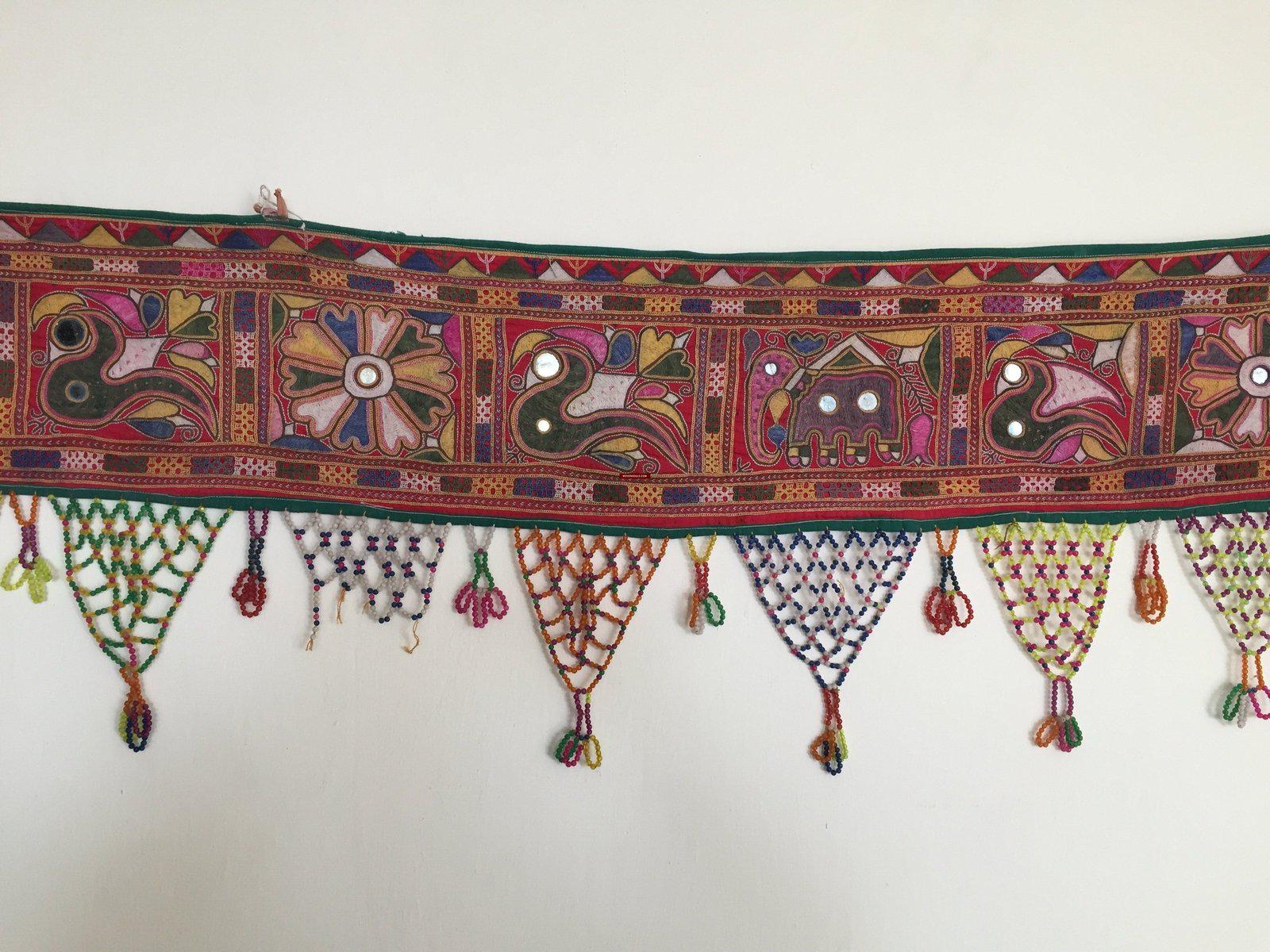 1040 Vintage Toran – Zeremonielles Wandbanner Indische Textilkunst – Gujarat-WOVENSOULS-Antike-Vintage-Textilien-Kunst-Dekor