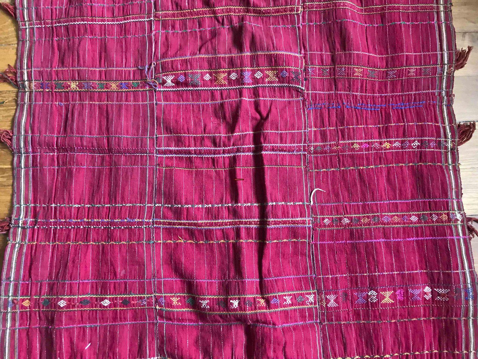 1246 RARE vintage Karen Hilltribe Priest Cérémonie Tissu d’épaule avec ailes de coléoptère irisées-WOVENSOULS-Antique-Vintage-Textiles-Art-Décor