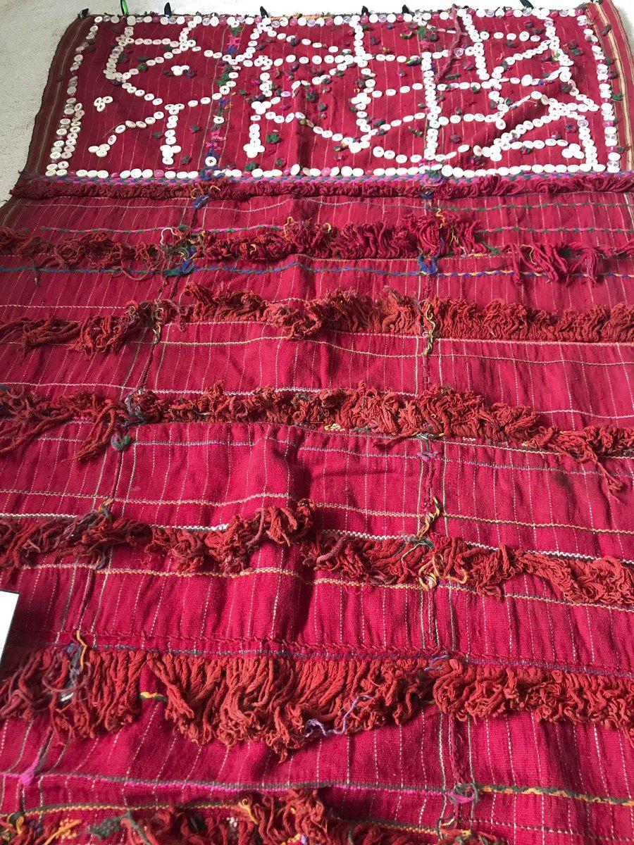 1246 RARE vintage Karen Hilltribe Priest Cérémonie Tissu d’épaule avec ailes de coléoptère irisées-WOVENSOULS-Antique-Vintage-Textiles-Art-Décor