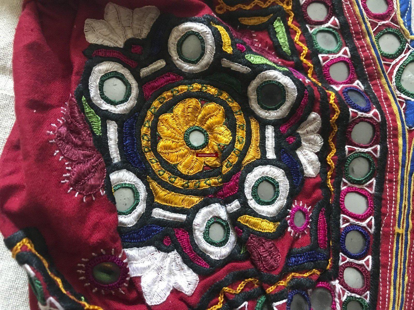 1266 Vintage Choli Blouse with Embroidery-WOVENSOULS-Antique-Vintage-Textiles-Art-Decor