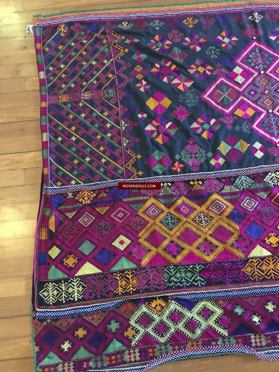 1380 châle de mariage vintage Kohistan avec broderie - CHEF-D'ŒUVRE-WOVENSOULS-Antique-Vintage-Textiles-Art-Décor