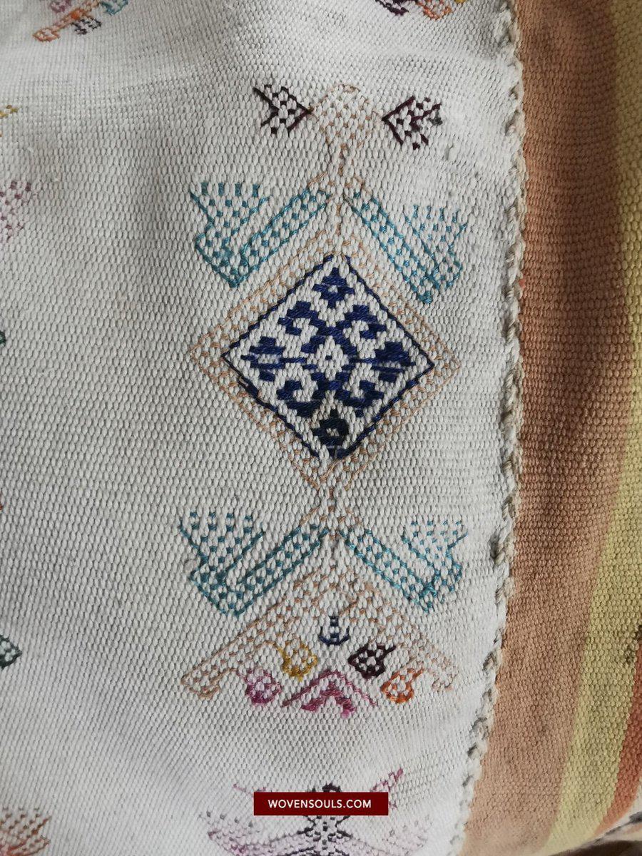1453 Alter figurativer Ikat Selimut aus Ayotupas Timor mit Eidechsenarten-WOVENSOULS-Antike-Vintage-Textilien-Kunst-Dekor