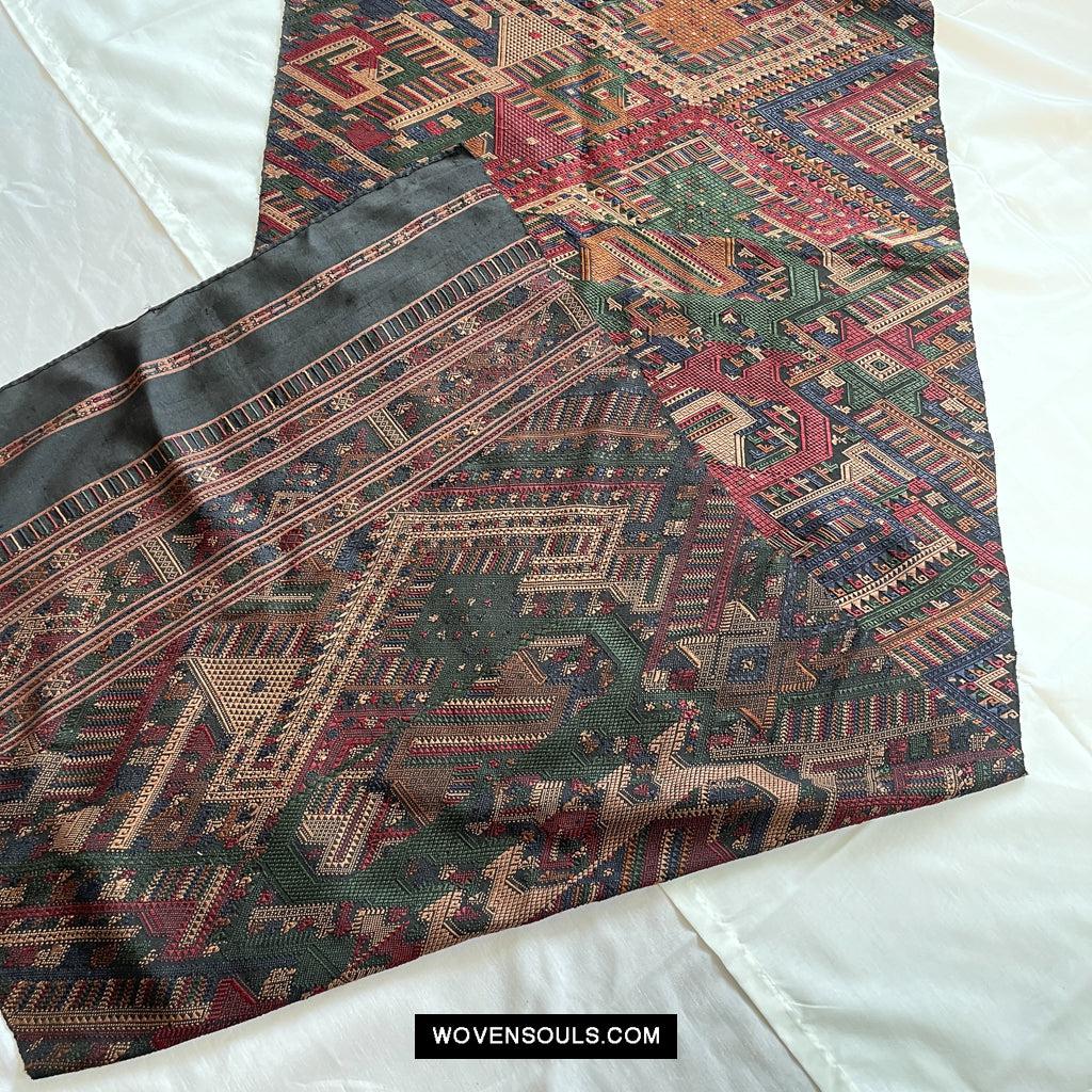 1573 Tissage cérémoniel de soie vintageArt textile du Laos-WOVENSOULS Textiles anciens et galerie d'art