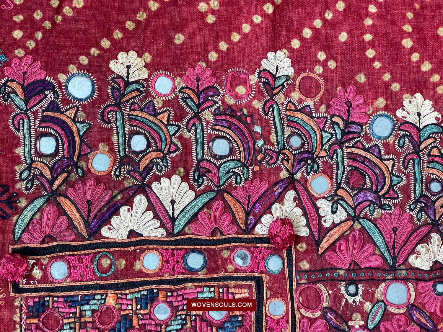 1605 SOLD Old Thar Rajasthan Wedding Odhana Shawl - Embroidery Bandhini & Mirrorwork-WOVENSOULS Antique Textiles &amp; Art Gallery