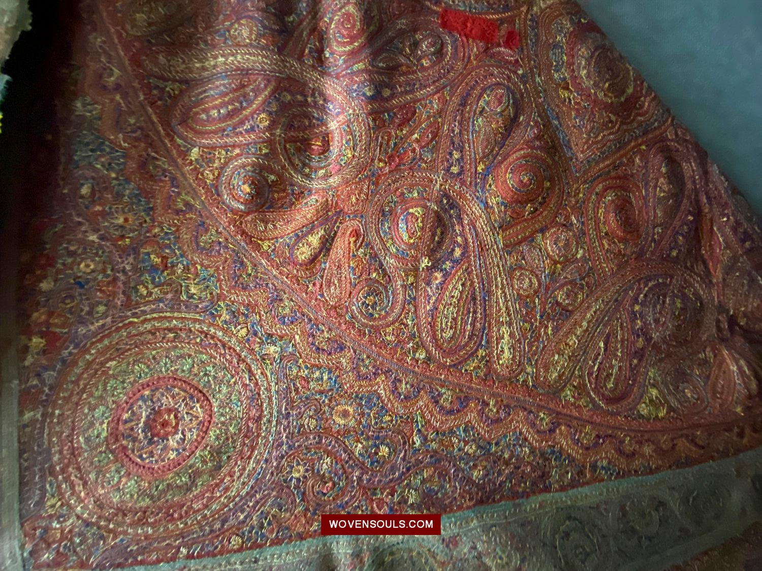 1608 Old Kashmir Silk Embroidered Amli Shawl Rumal - WOVENSOULS