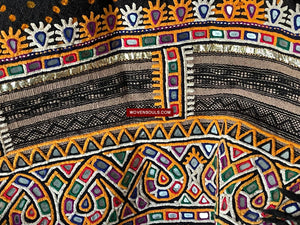 1627 Rabari Ludhi Wedding Shawl Tie-dye & Embroidery 9 florets-WOVENSOULS Antique Textiles &amp; Art Gallery