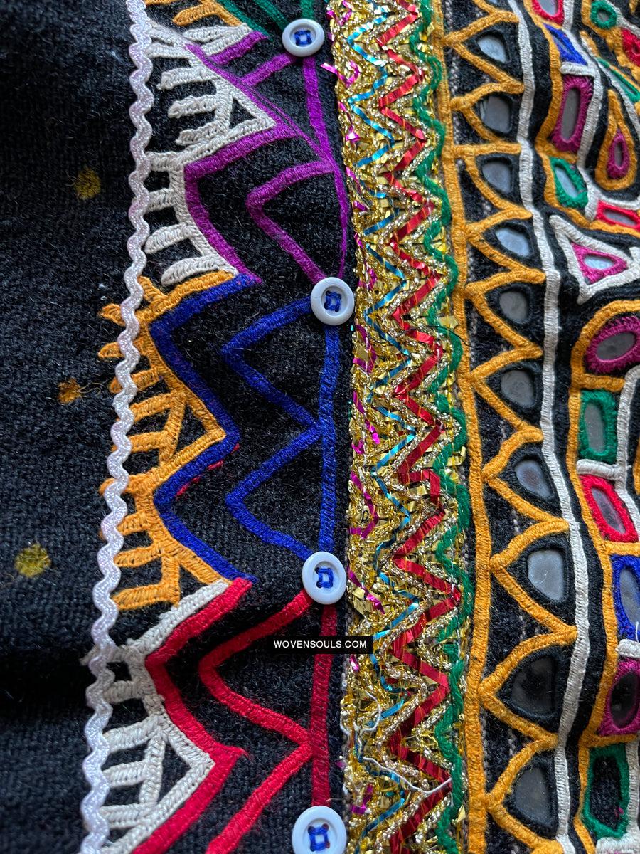 1628 Rabari Ludhi Wedding Shawl Tie-dye & Embroidery 11 florets-WOVENSOULS Antique Textiles &amp; Art Gallery