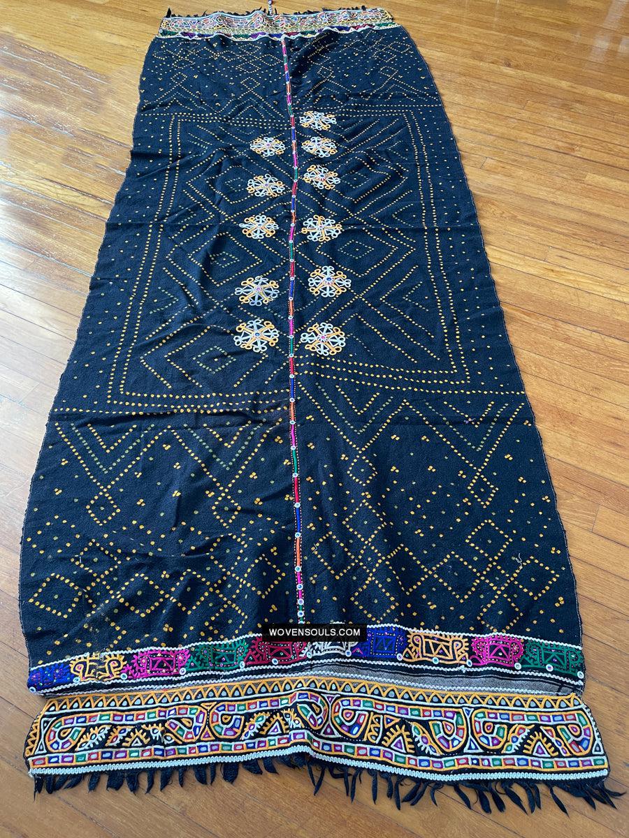 1628 Rabari Ludhi Wedding Shawl Tie-dye & Embroidery 11 florets-WOVENSOULS Antique Textiles &amp; Art Gallery