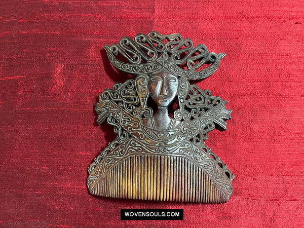 1655 SOLD Old Tanimbar Comb-WOVENSOULS Antique Textiles & Art Gallery