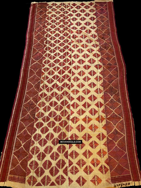 1675 Gorgeous Red & WHite Phulkari Floral Thirma with Borders-WOVENSOULS Antique Textiles & Art Gallery