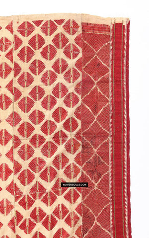 1675 Gorgeous Red & WHite Phulkari Floral Thirma with Borders-WOVENSOULS Antique Textiles &amp; Art Gallery