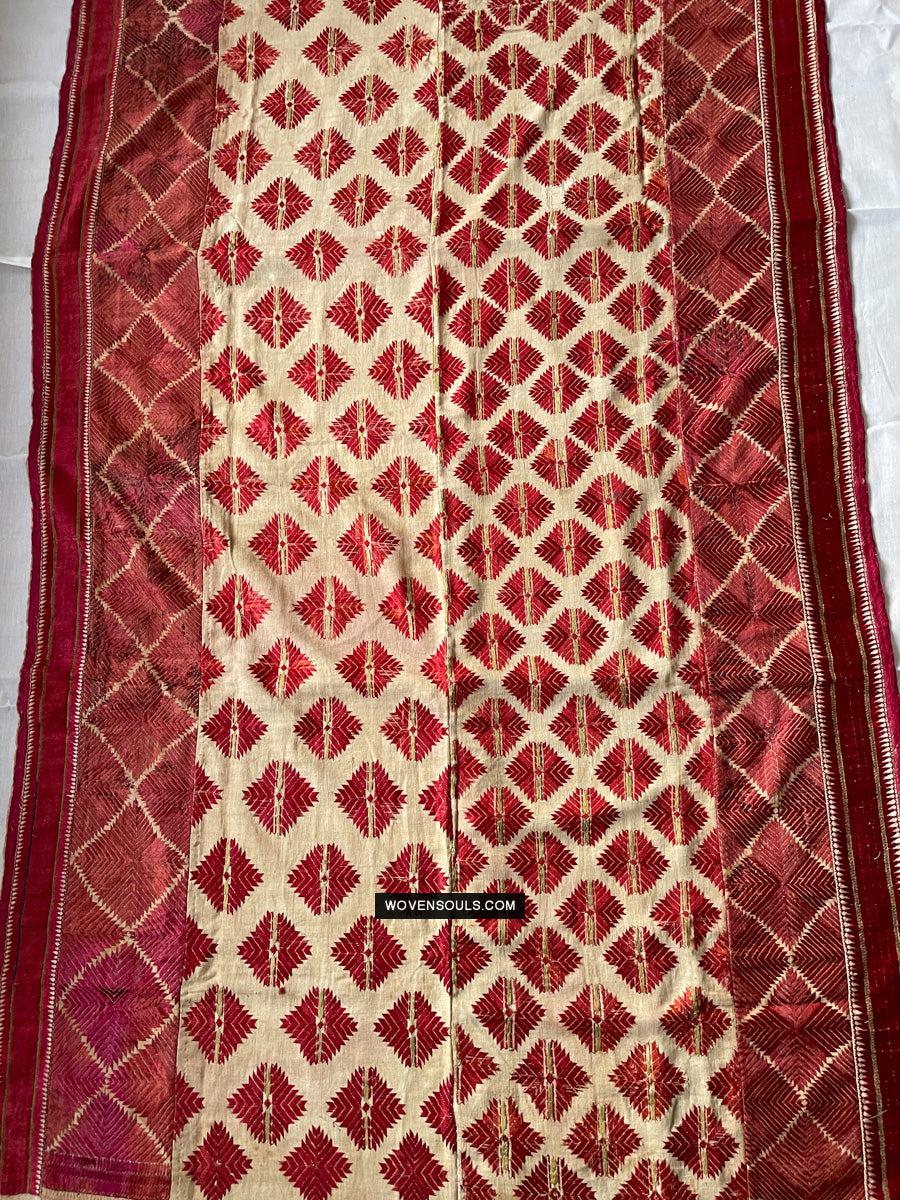 1675 Gorgeous Red & WHite Phulkari Floral Thirma with Borders-WOVENSOULS Antique Textiles &amp; Art Gallery