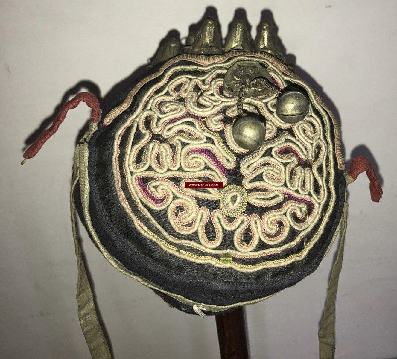197 VENDU casquette vintage de la minorité Guizhou avec 8 Immortels-WOVENSOULS-Antique-Vintage-Textiles-Art-Décor