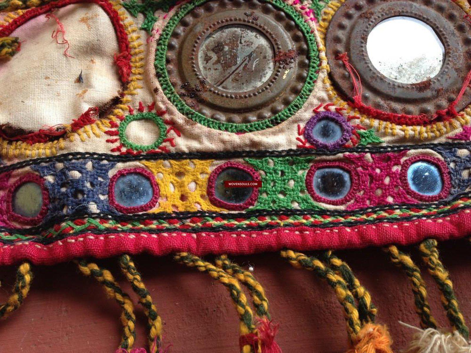 688 - VENDU - Couvre-tête d'animal Vintage Textile Art-WOVENSOULS-Antique-Vintage-Textiles-Art-Décor